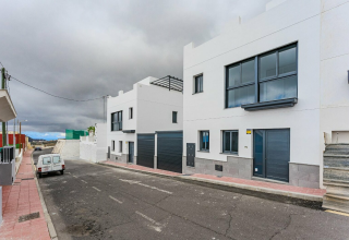 5 Bedroom Townhouse