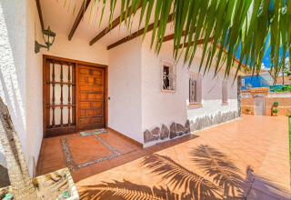 6 Bedroom Villa