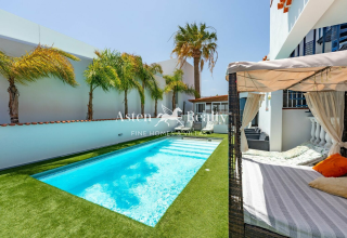 4 Bedroom Villa