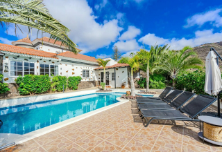 6 Bedroom Villa