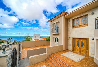 5 Bedroom Villa