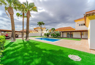 4 Bedroom Villa