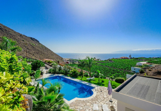 5 Bedroom Villa