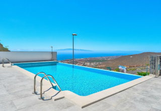 Luxury 4 Bedroom Villa