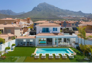 6 Bedroom Villa