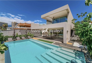 Luxury 4 Bedroom Villa