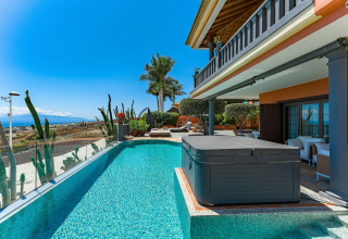 Luxury 4 Bedroom Villa