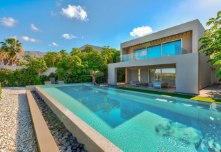 5 Bedroom Villa